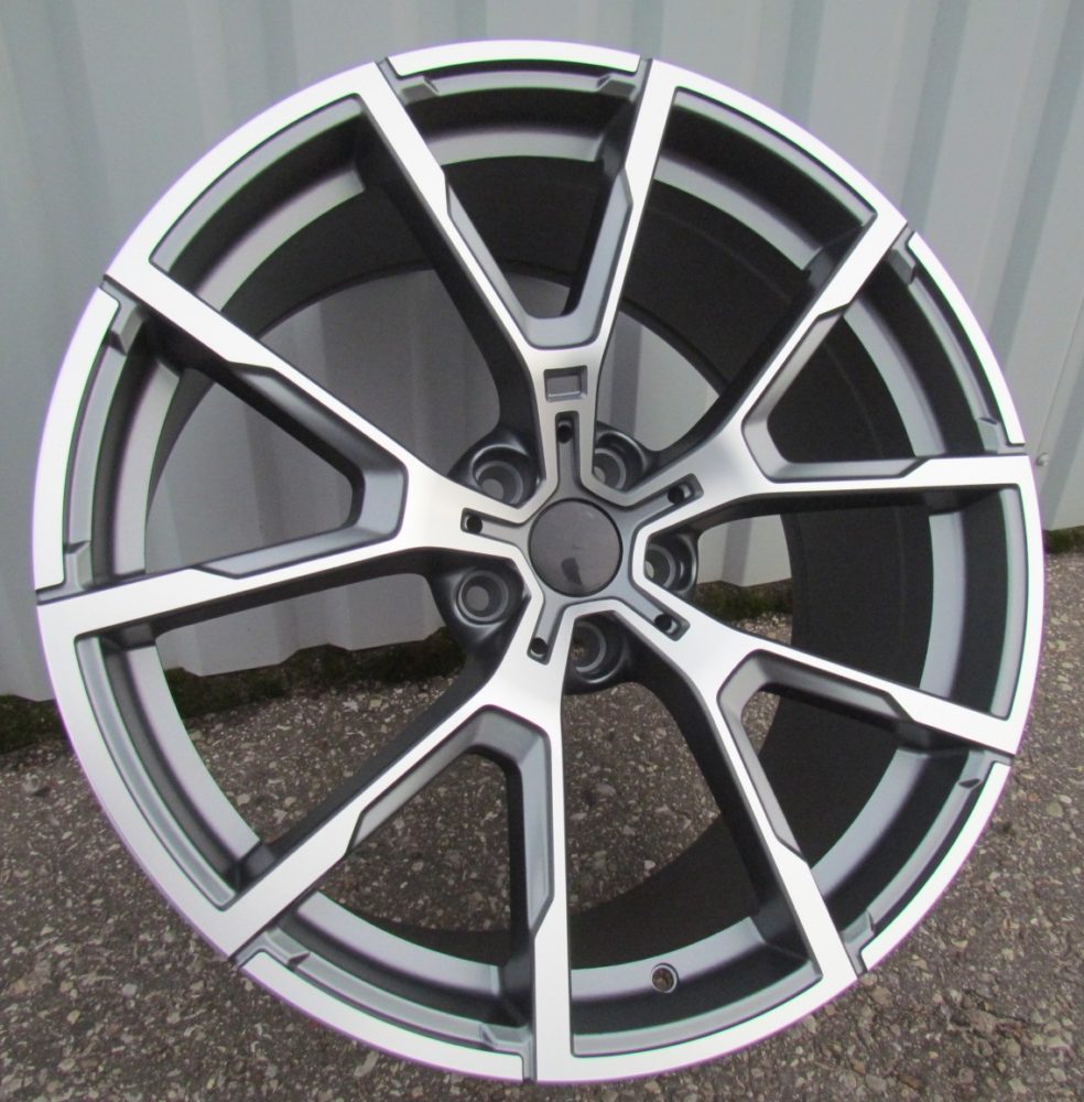 BMW B5601  Pelēks pusmatēts ar pulētu virsmu R19 5X120 8J et33 72.6