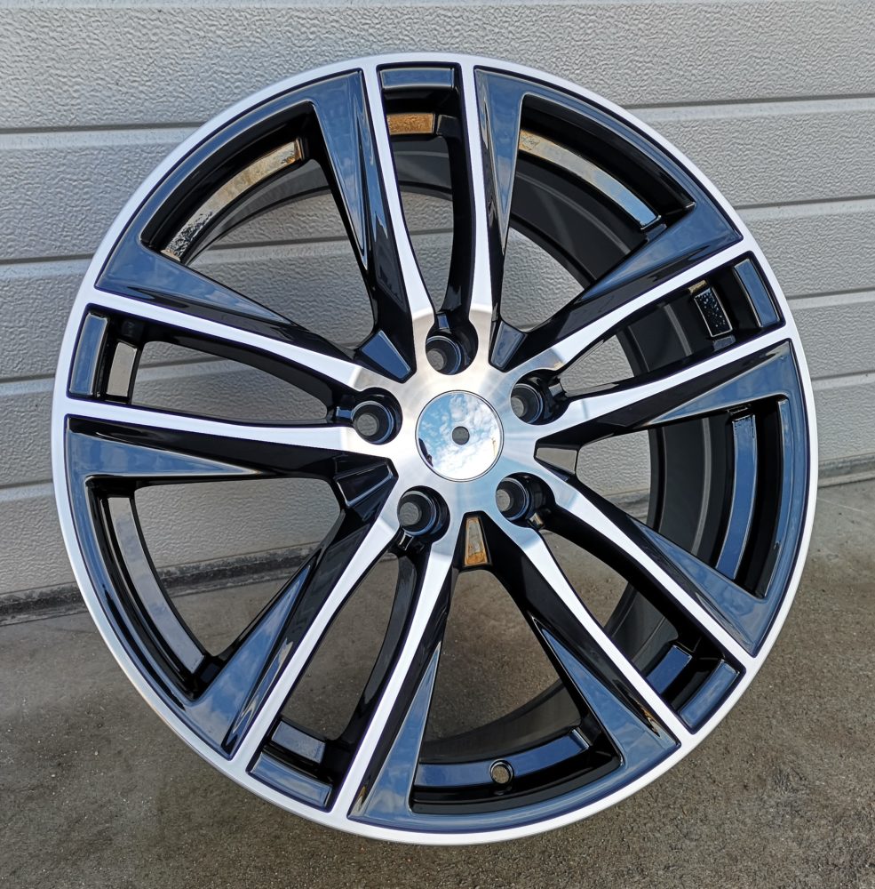 Seat B5474  Melns ar pulētu virsmu R17 5X112 7.5J et45 57.1