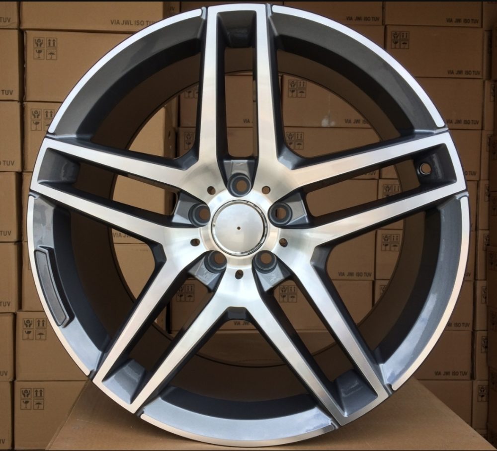 Mercedes BK967  Pelēks ar pulētu virsmu un pulverlaku R19 5X112 9.5J et43 66.6