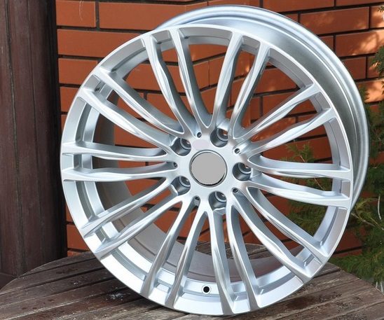 BMW XF142  Sudrabs R19 5X120 9.5J et35 72.6